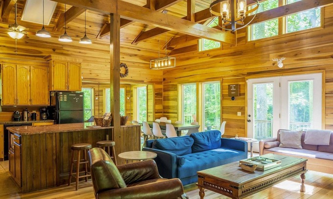 Hot Springs House | Peaceful North Carolina Retreat with Game Room!