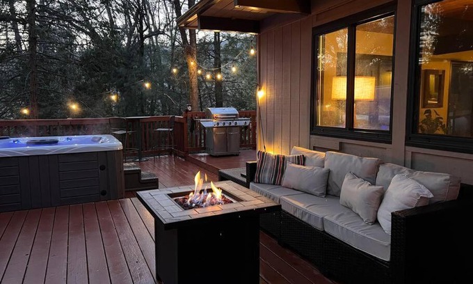 Mariposa House | Peaceful Oak Haven Cabin near Yosemite