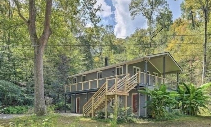 Pegram House | Peaceful Oasis in the Woods, just 30 minutes to Nashville!