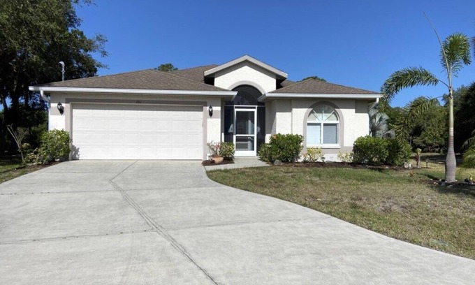Rotonda Heights House | Peaceful Pool Escape – Close to Beach & Fun