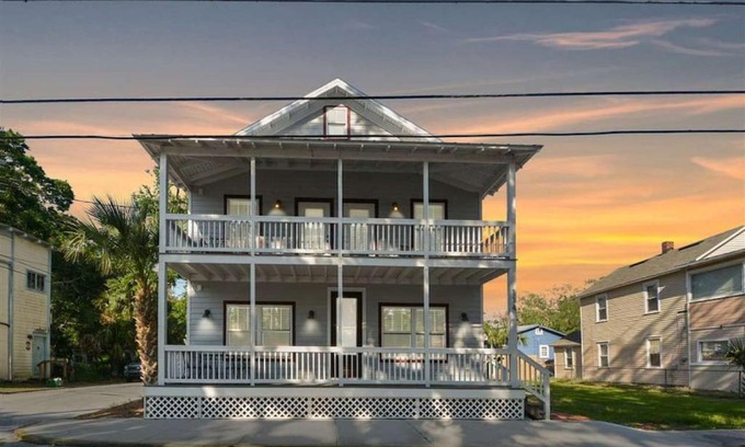 Lincolnville House | Peaceful Porch Perfect Downtown Retreat