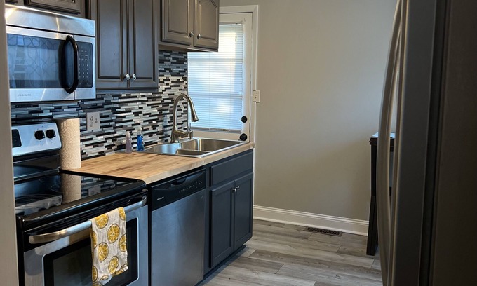 Kettering House | Peaceful ranch home with fenced yard