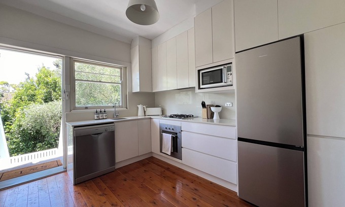 Randwick Apartment | Peaceful Randwick apartment near Clovelly Beach