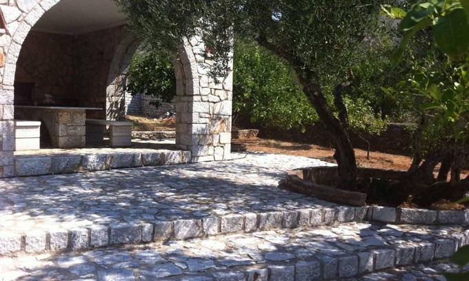 East Mani Apartment | Peaceful Refuge In Mani