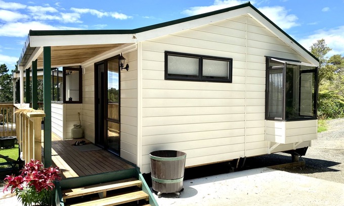 Dairy Flat Cottage | Peaceful retreat in the heart of nature