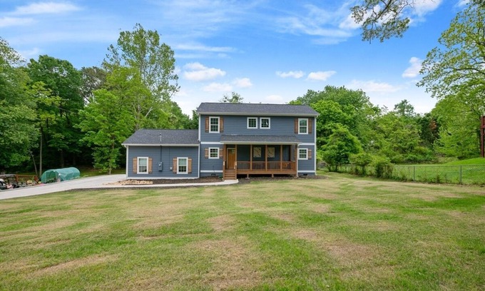 Acworth House | ~Peaceful & Serene~ Lake Nearby~ Lakepoint Close