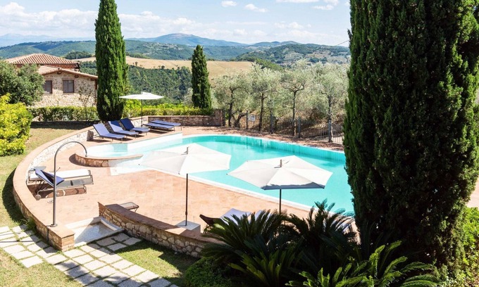 Canalicchio Villa | Peaceful Stay in Collazzone Hills