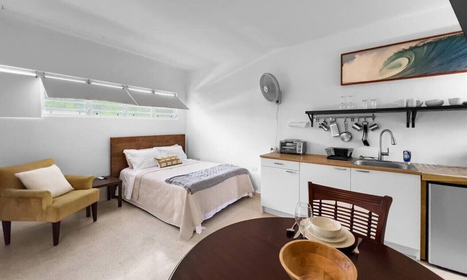 Membrillo Apartment | Peaceful Studio by the Ocean in Camuy