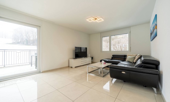 Safenwil House | Peaceful Swiss Retreat | Parking + Private Balcony + Hi-Speed WiFi