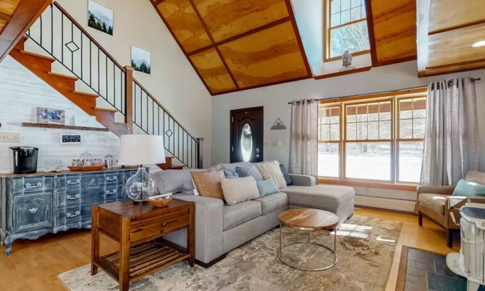 Silver Lake House | Peaceful tranquil cozy home tucked away in Madison