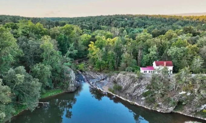 Berkeley Springs Cottage | Peaceful Waterfall House - n2 bedroom hidden treasure