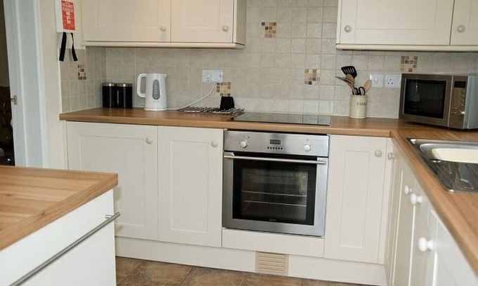 Llanfyrnach House | Peaceful, well equipped, pet friendly, character bungalow