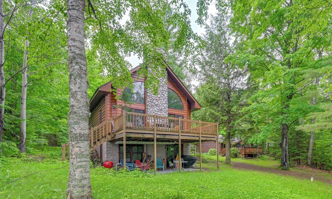 Lac du Flambeau Cabin | Peaceful White Sand Lake House w/Dock & Deck!