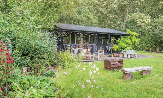 Cornisholme Cottage | Peaceful Woodland Lodge