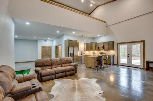 Yantis House | Peaceful Yantis Retreat - 1 Mi to Lake Fork!