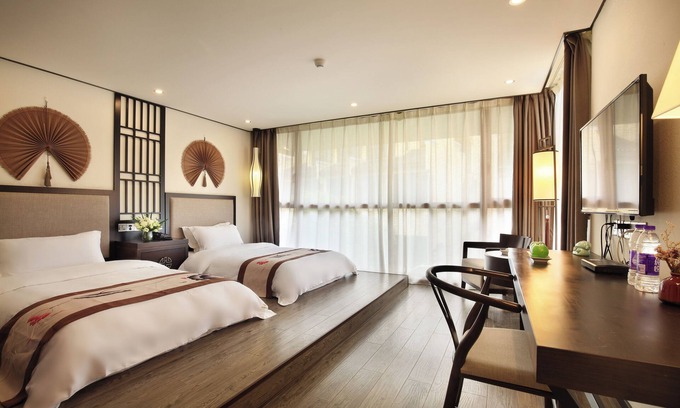 Xiufeng Hotel | Peach Blossom Resort Hotel