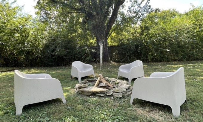 Woodbine House | Peachtree Cottage comfortable and convenient monthly stays