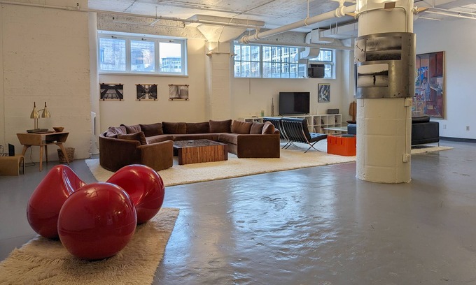Pearl District Condo | Pearl District Art Loft: Urban Luxury with Parking!