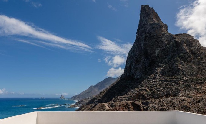 Santa Cruz de Tenerife Apartment | Pearl of Nature: Serenity by the Sea