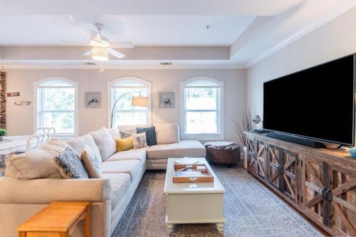 Bluffton House | Pearl of the Promenade