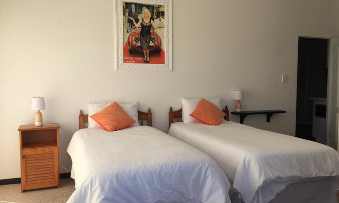 Saint Francis Bay House | Pearl Oyster guesthouse