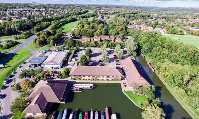 Milton Keynes Hotel | Peartree Lodge Waterside