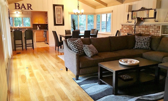 Del Monte Forest House | Pebble Beach Cottage, Walk To Beach & 17 Mile Drive