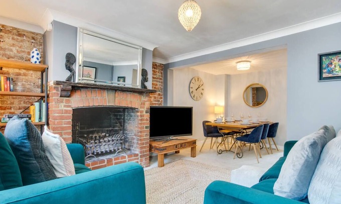 Rottingdean House | Pebble Beach Cottage
