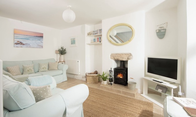 St Just Cottage | Pebble Cottage. Picture perfect cottage in St Just