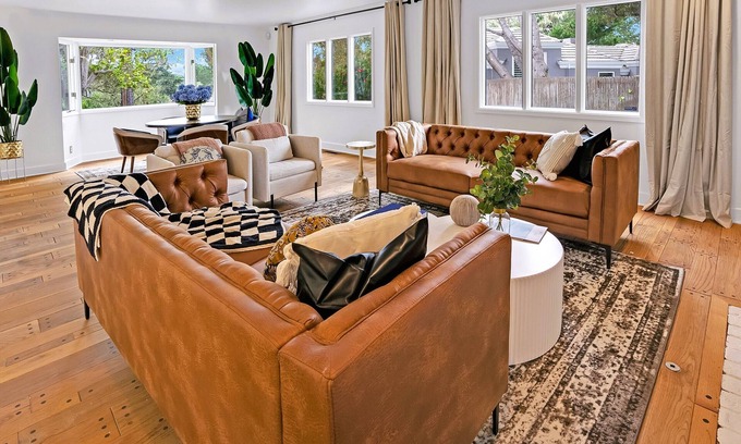 Del Monte Forest House | Pebble Modern home w Hot tub PL1