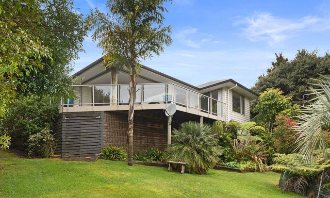 Waipu House | PEBBLEBROOKE VIEWS - MANGAWHAI HOLIDAY HOME in Mangawhai