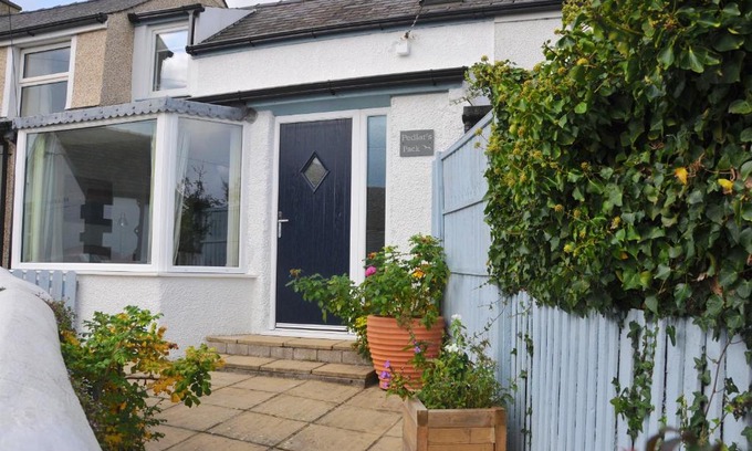 Moelfre House | Pedlars Pack