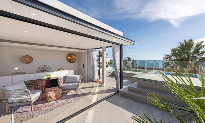 Pedregalejo Ski Chalet | Pedregal - Holiday Home in Malaga