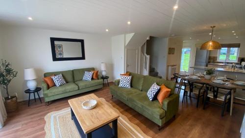South Cerney House | Pegasus Lodge in the Cotswolds