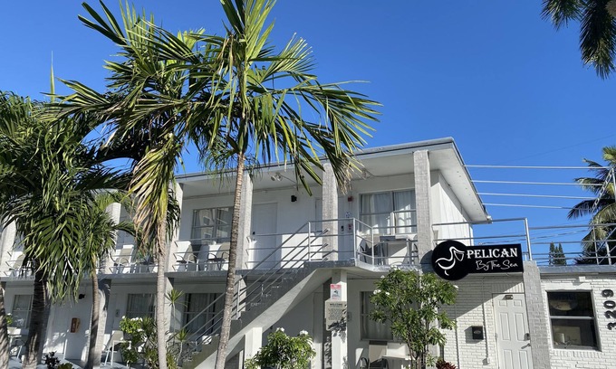 Pompano Beach Hotel | Pelican By The Sea