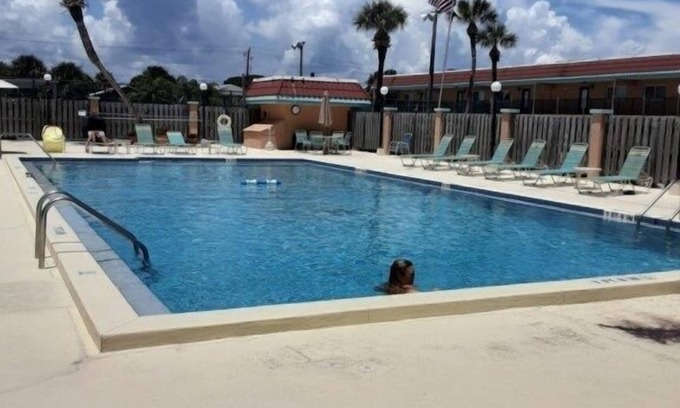 Crescent Beach Condo | Pelican Inlet C117 2 Bedroom Condo by Redawning