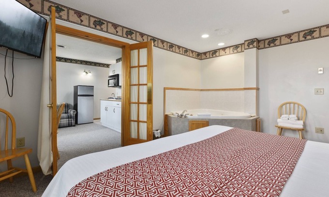 Breezy Point Hotel | Pelican Lakes Motel