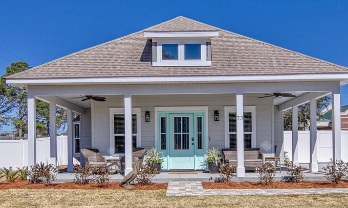 Gulf Pines House | Pelican Perch - Private Pool, Direct Private Beach Access & Golf Cart Avail!