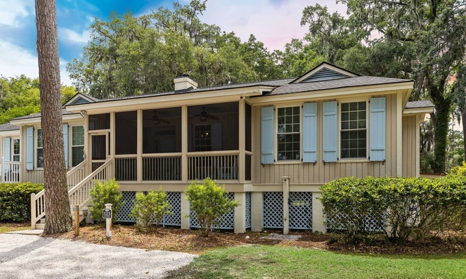 Melrose on the Beach House | Pelican's Perch Cottage - Fido Friendly