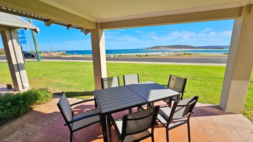 Kalbarri Apartment | Pelican Shore Villa 5 - Kalbarri WA