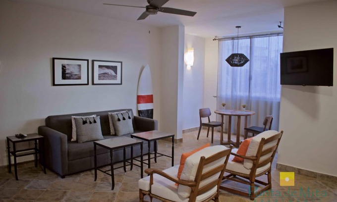 Emiliano Zapata Apartment | "Pelicano", One Bedroom Apartment. You can walk to Beach and Restaurants.