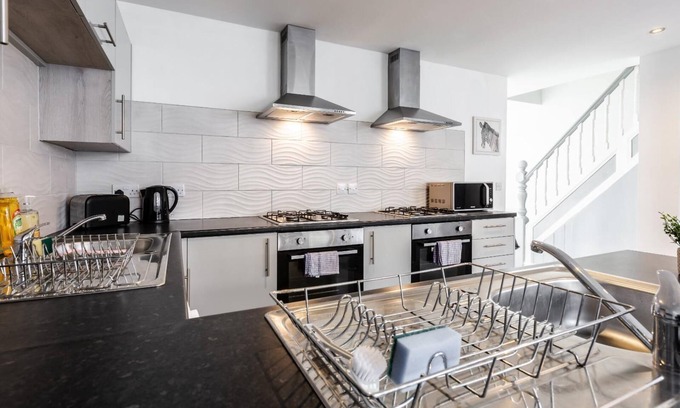 Liverpool House | Pemberton House By Smart Corporate Stays