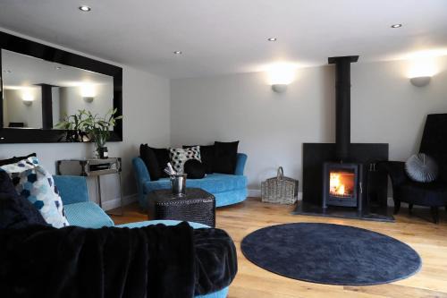 Llanfoist House | Pen-Y-Worlod Cottages