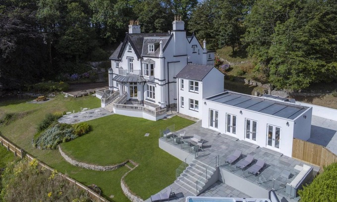 Penally Villa | Penally Manor - Luxurious Manor House - Tenby