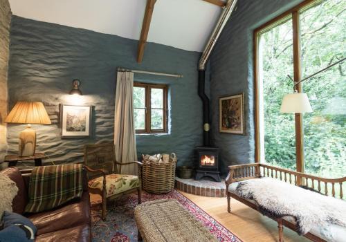 Cardigan House | Penbanc Bach
