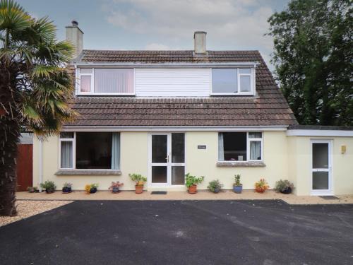 Mullion House | Pencoys