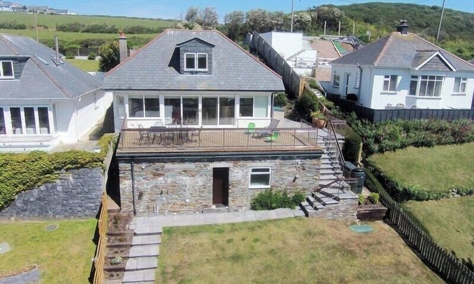 Polzeath Cottage | PENDAVELI, family friendly, country holiday cottage in Polzeath
