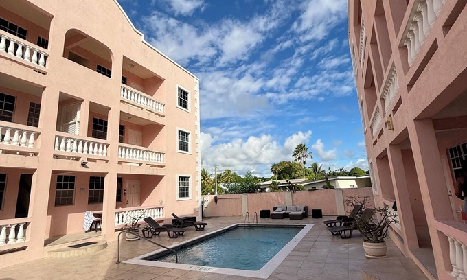 Maxwell Condo | Pene's Place 2Brm Condo. 2 Min Walk To The Beach