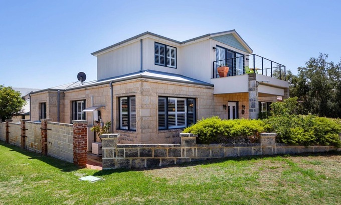 Safety Bay House | Penguin by the Bay in Safety Bay