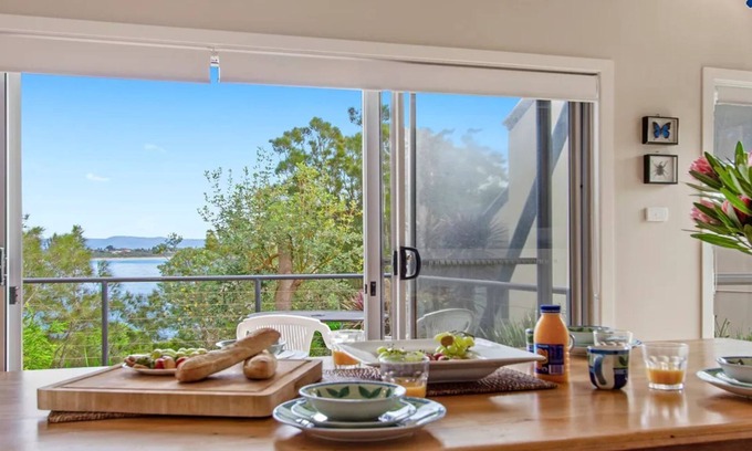 Culburra Beach Villa | Penguins Rest – situated in the award-winning Tilbury Cove